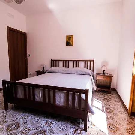 Delia Bed & Breakfast